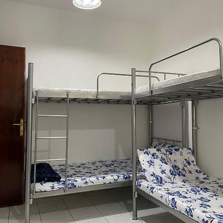 Brand New Boys Hostel 5 Min Walk From Burjuman Metro Station Exit-4 With All Brand New Furnishings & Free Facilities Dubai Exterior foto