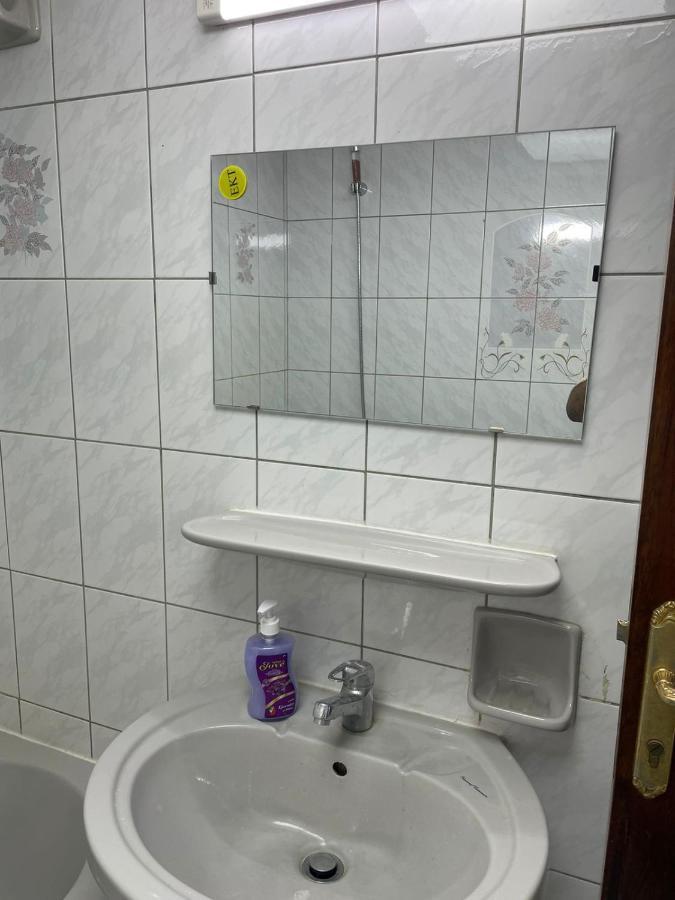 Brand New Boys Hostel 5 Min Walk From Burjuman Metro Station Exit-4 With All Brand New Furnishings & Free Facilities Dubai Exterior foto